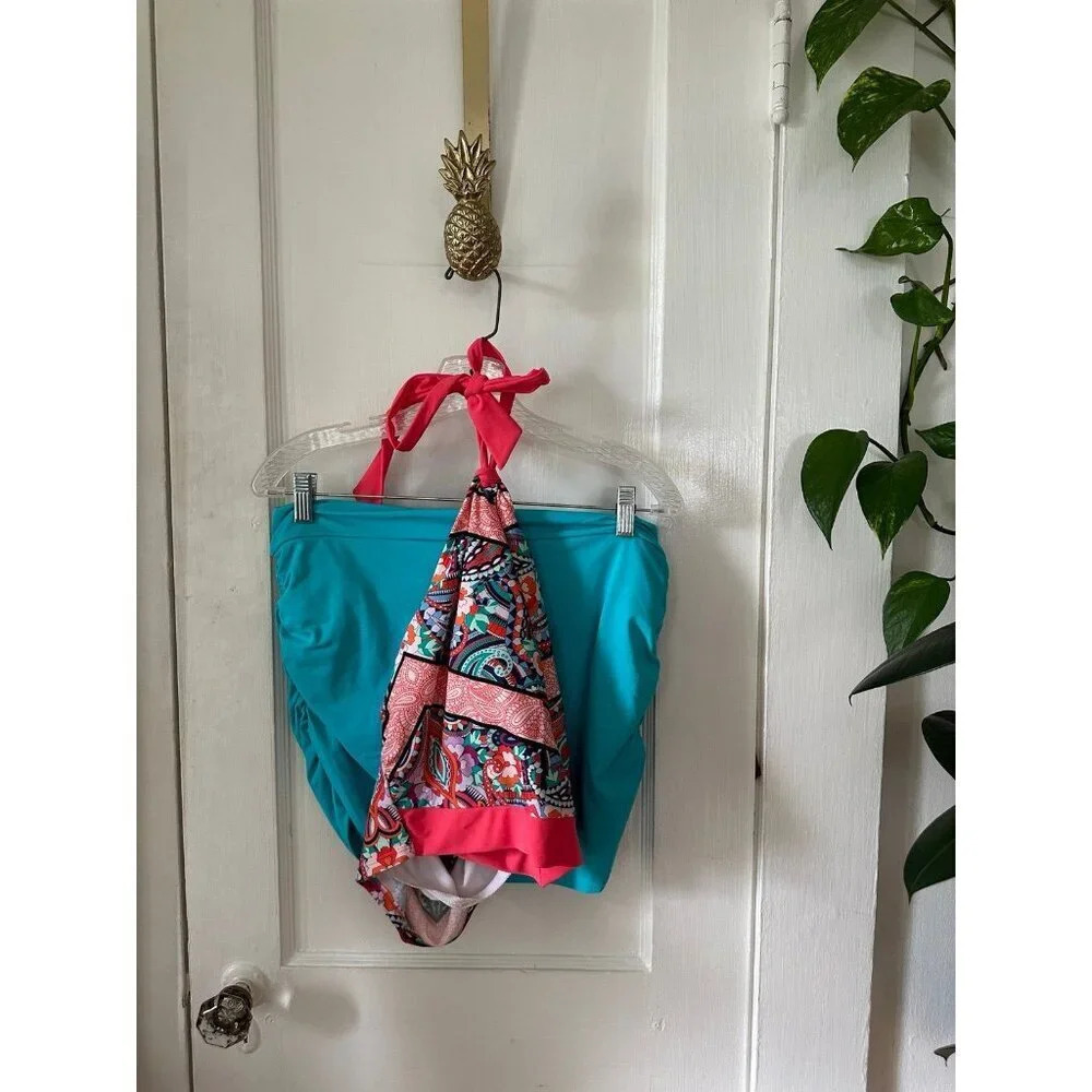 Venus Women’s size 14 two piece bathing suit